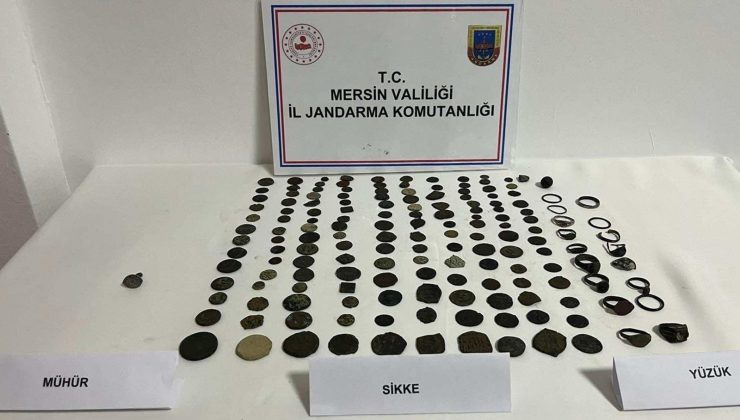 Mersin’de 147 Sikke, 17 Yüzük Ve El Yazması Kitap Ele Geçirildi