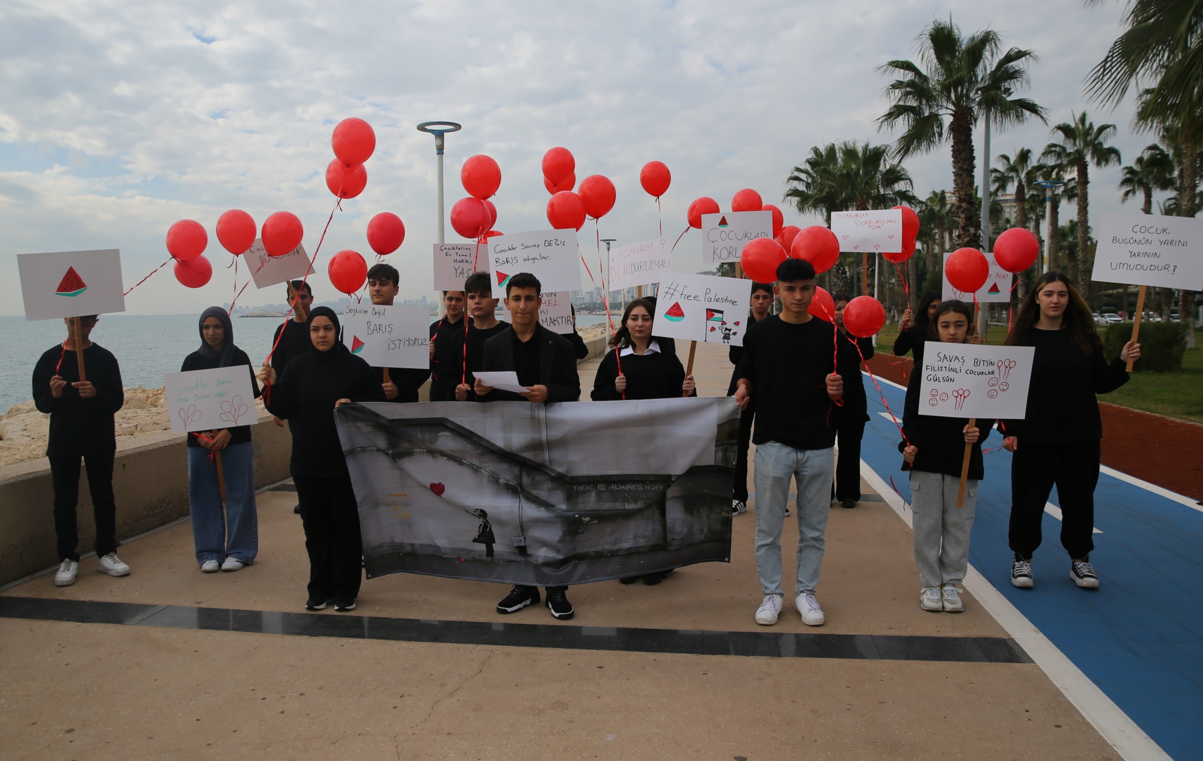 Mersin'de 20 Kasım Dünya Çocuk Hakları Günü Etkinliği