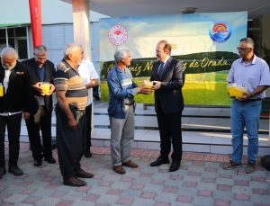 Mersin’de Akdeniz Meyve Sineğiyle Mücadele İçin Tuzak Dağıtımı