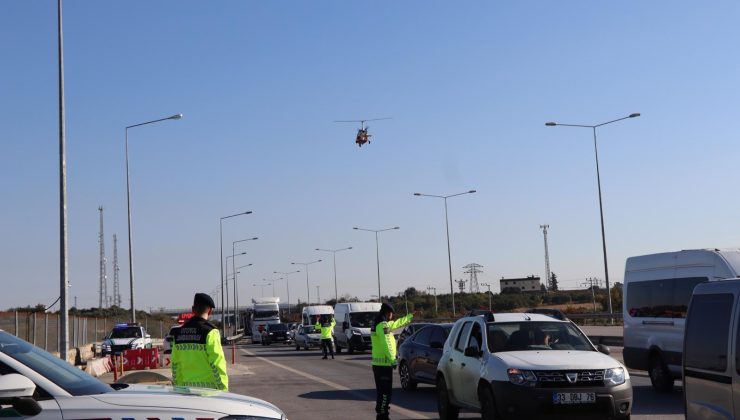 Mersin’de jandarma ekipleri “cayrokopter” ile trafik denetimi yaptı