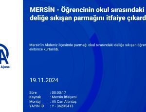 Mersin’de Öğrenci Sıra Deliğine Sıkışan Parmak Kurtarıldı