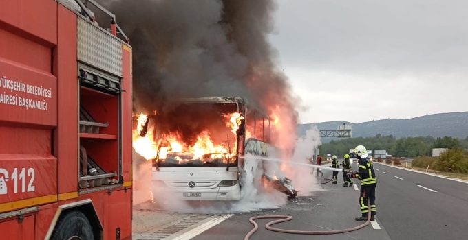 Mersin’de yolcu otobüsünde çıkan yangın söndürüldü